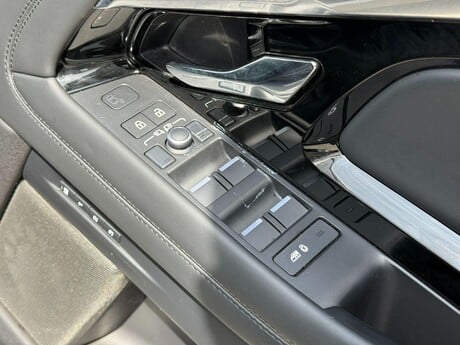 Land Rover Range Rover Evoque 2.0 D200 MHEV Autobiography Auto 4WD Euro 6 (s/s) 5dr 33