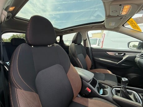 Nissan Qashqai 1.5 dCi N-Motion Euro 6 (s/s) 5dr 24