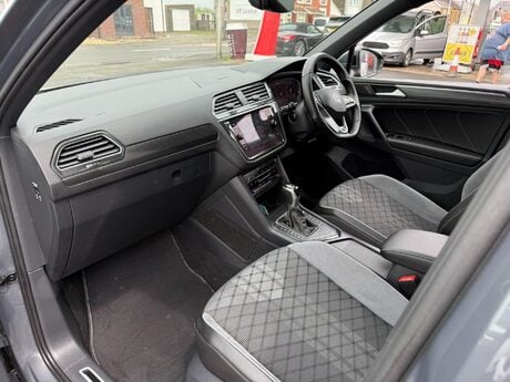 Volkswagen Tiguan 1.5 TSI R-Line DSG Euro 6 (s/s) 5dr 49