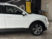 Volkswagen Tiguan 2.0 TDI BlueMotion Tech SEL DSG 4Motion Euro 6 (s/s) 5dr 5