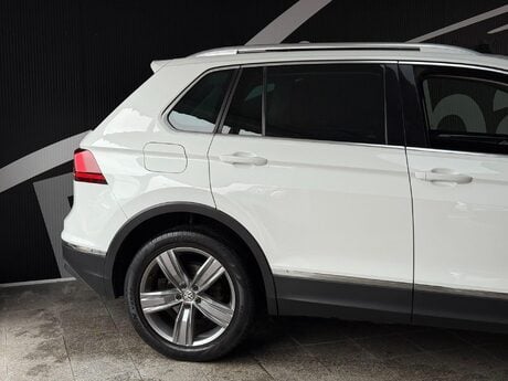 Volkswagen Tiguan 2.0 TDI BlueMotion Tech SEL DSG 4Motion Euro 6 (s/s) 5dr 6