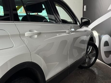 Volkswagen Tiguan 2.0 TDI BlueMotion Tech SEL DSG 4Motion Euro 6 (s/s) 5dr 12
