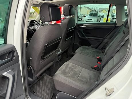 Volkswagen Tiguan 2.0 TDI BlueMotion Tech SEL DSG 4Motion Euro 6 (s/s) 5dr 39