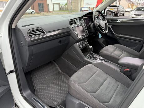 Volkswagen Tiguan 2.0 TDI BlueMotion Tech SEL DSG 4Motion Euro 6 (s/s) 5dr 41