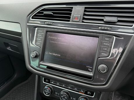 Volkswagen Tiguan 2.0 TDI BlueMotion Tech SEL DSG 4Motion Euro 6 (s/s) 5dr 29