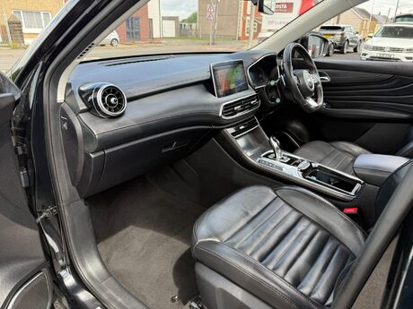 MG HS 1.5 T-GDI Exclusive DCT Euro 6 (s/s) 5dr 46