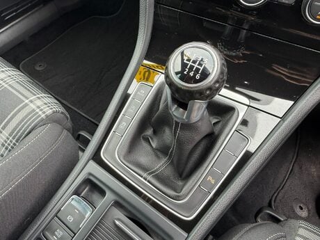 Volkswagen Golf 2.0 TDI GTD Euro 6 (s/s) 5dr 38