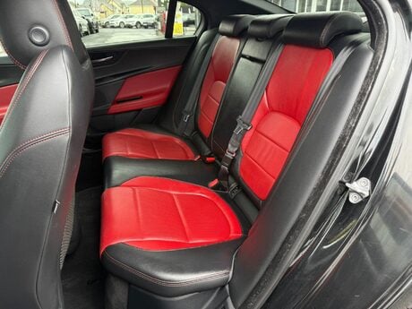 Jaguar XE 2.0d R-Sport Euro 6 (s/s) 4dr 38