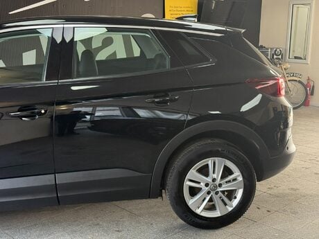 Vauxhall Grandland X 1.5 Turbo D Business Edition Nav Euro 6 (s/s) 5dr 21