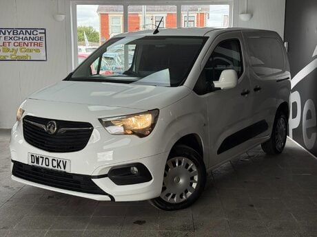 Vauxhall Combo 1.5 Turbo D 2300 Sportive L1 H1 Euro 6 4dr 9