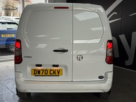 Vauxhall Combo 1.5 Turbo D 2300 Sportive L1 H1 Euro 6 4dr 15