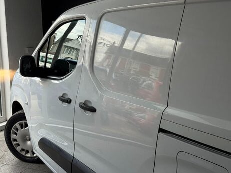 Vauxhall Combo 1.5 Turbo D 2300 Sportive L1 H1 Euro 6 4dr 4