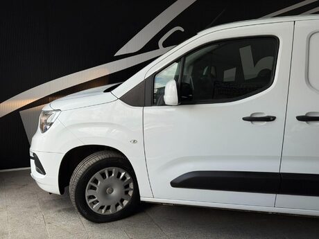 Vauxhall Combo 1.5 Turbo D 2300 Sportive L1 H1 Euro 6 4dr 19