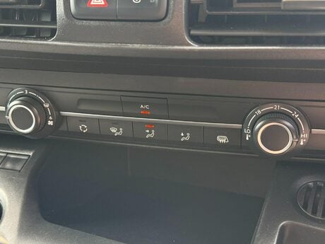 Vauxhall Combo 1.5 Turbo D 2300 Sportive L1 H1 Euro 6 4dr 32
