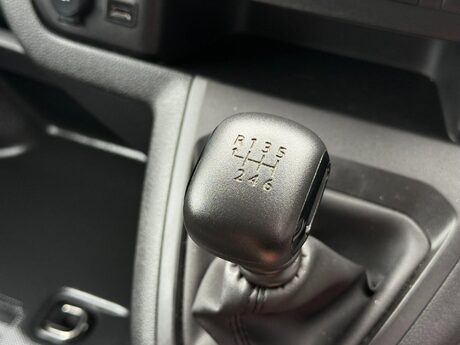 Toyota Proace 1.5D Icon Medium Panel Van MWB Euro 6 (s/s) 6dr 31