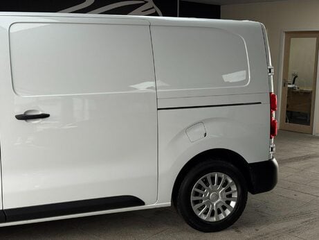 Toyota Proace 1.5D Icon Medium Panel Van MWB Euro 6 (s/s) 6dr 4