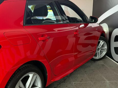Audi A1 1.0 TFSI 25 S line Sportback S Tronic Euro 6 (s/s) 5dr 4