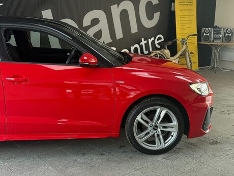 Audi A1 1.0 TFSI 25 S line Sportback S Tronic Euro 6 (s/s) 5dr 4