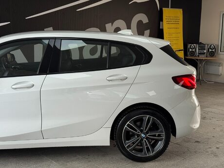 BMW 1 Series 1.5 118i Sport (LCP) DCT Euro 6 (s/s) 5dr 22