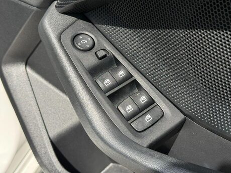 BMW 1 Series 1.5 118i Sport (LCP) DCT Euro 6 (s/s) 5dr 26