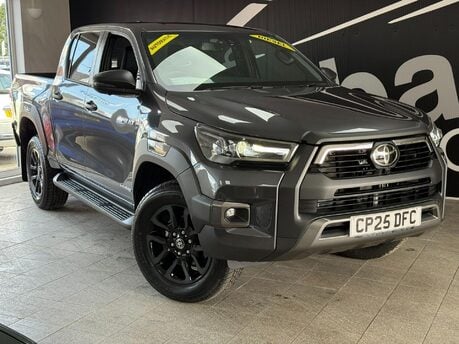 Toyota Hilux 2.8 D-4D-h Invincible X Auto 4WD Euro 6 4dr
