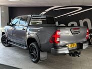 Toyota Hilux 2.8 D-4D-h Invincible X Auto 4WD Euro 6 4dr 20