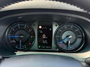 Toyota Hilux 2.8 D-4D-h Invincible X Auto 4WD Euro 6 4dr 30