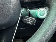 Toyota Hilux 2.8 D-4D-h Invincible X Auto 4WD Euro 6 4dr 33