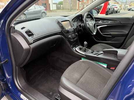 Vauxhall Insignia 2.0 CDTi ecoFLEX Tech Line Sports Tourer Euro 6 (s/s) 5dr 38