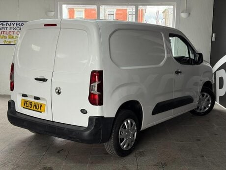 Vauxhall Combo 1.5 Turbo D 2000 Edition L1 H1 Euro 6 4dr 11