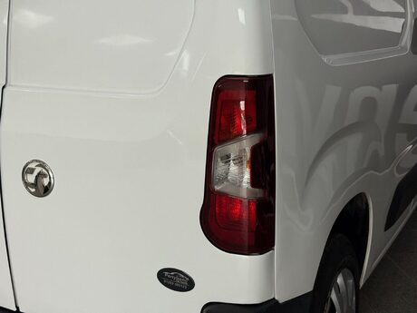 Vauxhall Combo 1.5 Turbo D 2000 Edition L1 H1 Euro 6 4dr 13