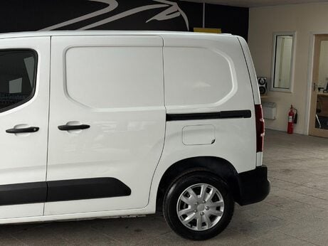Vauxhall Combo 1.5 Turbo D 2000 Edition L1 H1 Euro 6 4dr 4