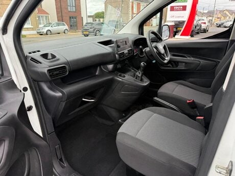 Vauxhall Combo 1.5 Turbo D 2000 Edition L1 H1 Euro 6 4dr 30