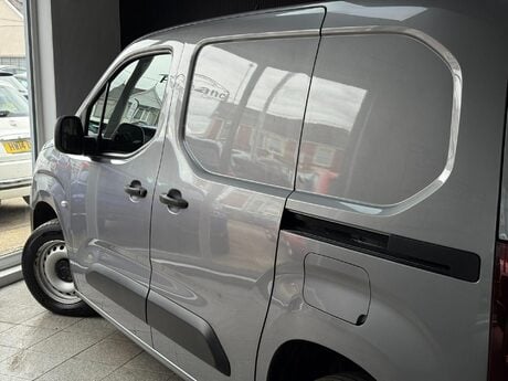 Vauxhall Combo 1.6 Turbo D 2000 Edition L1 H1 Euro 6 (s/s) 4dr 17