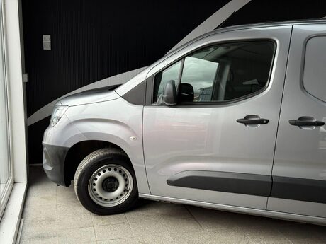 Vauxhall Combo 1.6 Turbo D 2000 Edition L1 H1 Euro 6 (s/s) 4dr 19