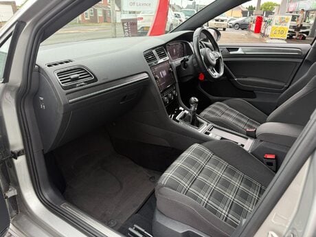 Volkswagen Golf 2.0 TDI GTD Euro 6 (s/s) 5dr 40