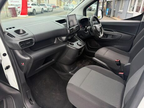 Vauxhall Combo 1.5 Turbo D 2300 Edition Auto L2 H1 Euro 6 (s/s) 4dr 27