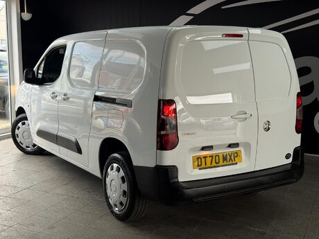 Vauxhall Combo 1.5 Turbo D 2300 Edition Auto L2 H1 Euro 6 (s/s) 4dr 6