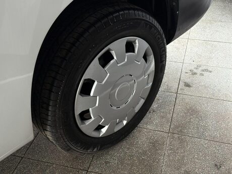 Vauxhall Combo 1.5 Turbo D 2300 Edition Auto L2 H1 Euro 6 (s/s) 4dr 23