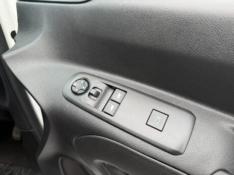Vauxhall Combo 1.5 Turbo D 2300 Edition Auto L2 H1 Euro 6 (s/s) 4dr 12