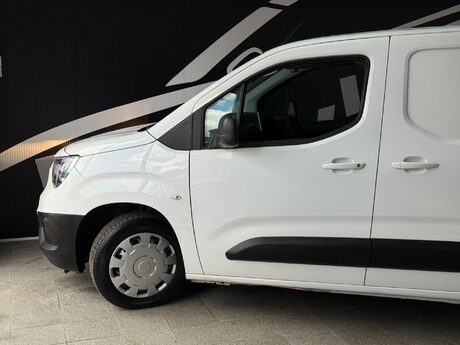 Vauxhall Combo 1.5 Turbo D 2300 Edition Auto L2 H1 Euro 6 (s/s) 4dr 40
