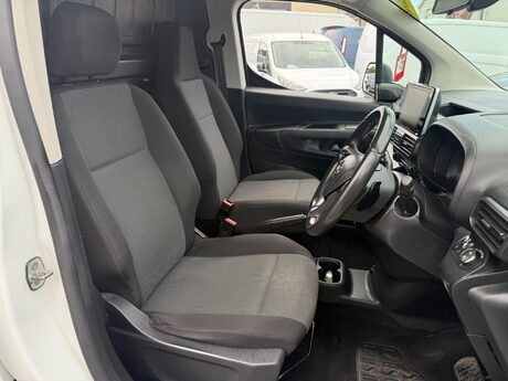 Vauxhall Combo 1.5 Turbo D 2300 Edition Auto L2 H1 Euro 6 (s/s) 4dr 11