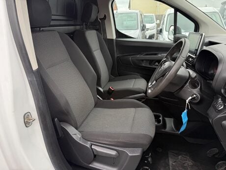 Vauxhall Combo 1.6 Turbo D 2300 Sportive L1 H1 Euro 6 (s/s) 4dr 16