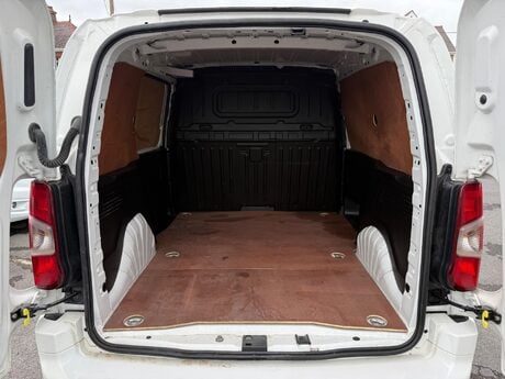 Vauxhall Combo 1.6 Turbo D 2300 Sportive L1 H1 Euro 6 (s/s) 4dr 32