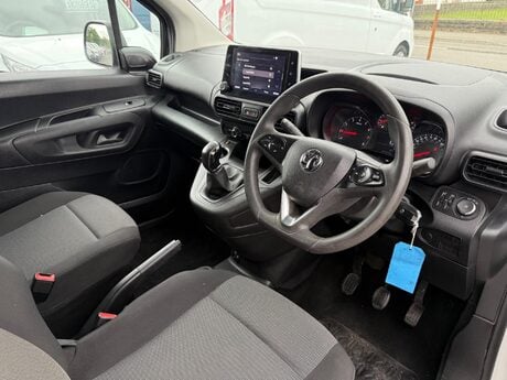 Vauxhall Combo 1.6 Turbo D 2300 Sportive L1 H1 Euro 6 (s/s) 4dr 17