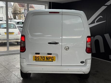 Vauxhall Combo 1.6 Turbo D 2300 Sportive L1 H1 Euro 6 (s/s) 4dr 10