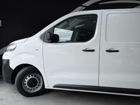 Vauxhall Vivaro 1.5 Turbo D 2900 Dynamic L2 H1 Euro 6 (s/s) 6dr 18