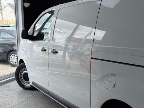 Vauxhall Vivaro 1.5 Turbo D 2900 Dynamic L2 H1 Euro 6 (s/s) 6dr 3