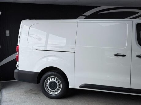 Vauxhall Vivaro 1.5 Turbo D 2900 Dynamic L2 H1 Euro 6 (s/s) 6dr 5