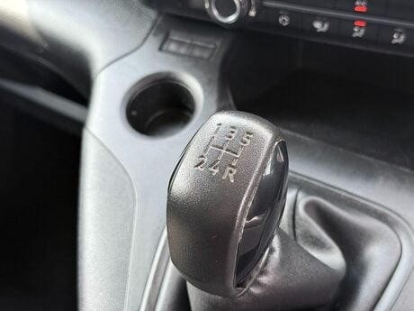Vauxhall Combo 1.6 Turbo D 2300 Sportive L1 H1 Euro 6 (s/s) 4dr 31